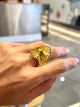 Load image into Gallery viewer, Leafy Gold Ring

