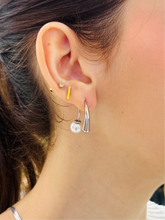 Load image into Gallery viewer, Gota Perlada Steel Earrings
