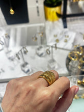 Load image into Gallery viewer, Duquesa Gold Ring
