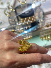 Load image into Gallery viewer, Cosme Love Gold Ring
