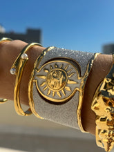 Load image into Gallery viewer, Sol Mio Gold Cuff
