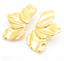 Load image into Gallery viewer, Flora Gold Earrings

