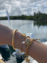 Load image into Gallery viewer, Twist Gold Bangle
