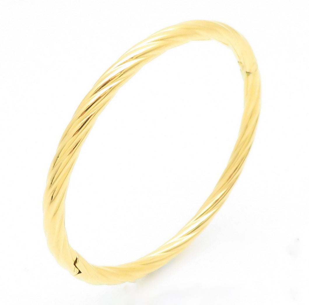 Twist Gold Bangle