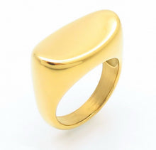 Load image into Gallery viewer, Manhattan Gold Ring
