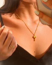 Load image into Gallery viewer, Key Heart Chain
