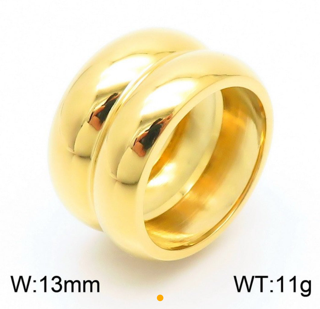 Queen Gold Ring