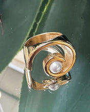 Load image into Gallery viewer, Caracola Gold Ring

