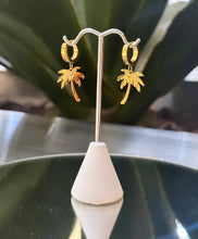 Load image into Gallery viewer, Palmera Gold Hoops
