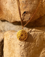 Load image into Gallery viewer, Rueda Zodiacal GoldChain
