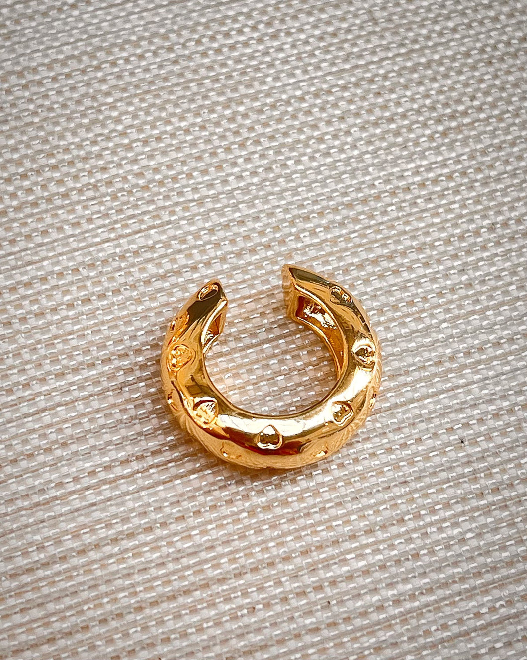 Corazón Roto Earring Cuff
